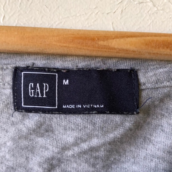 Gap, Basic Grey T-shirt, Medium - Picture 6 of 7